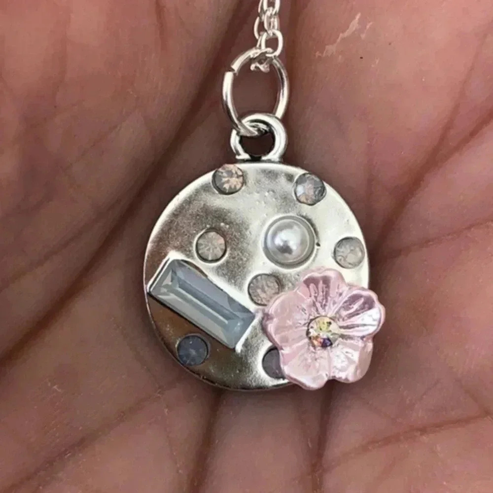 Pretty Spring Floral Flower Antique Style Pendant Necklace 5 NWT